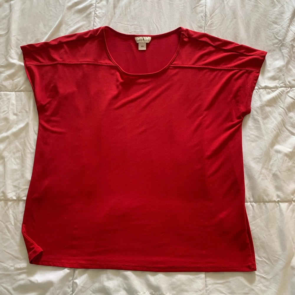 Short sleeved women’s blouse. Non smoking home.